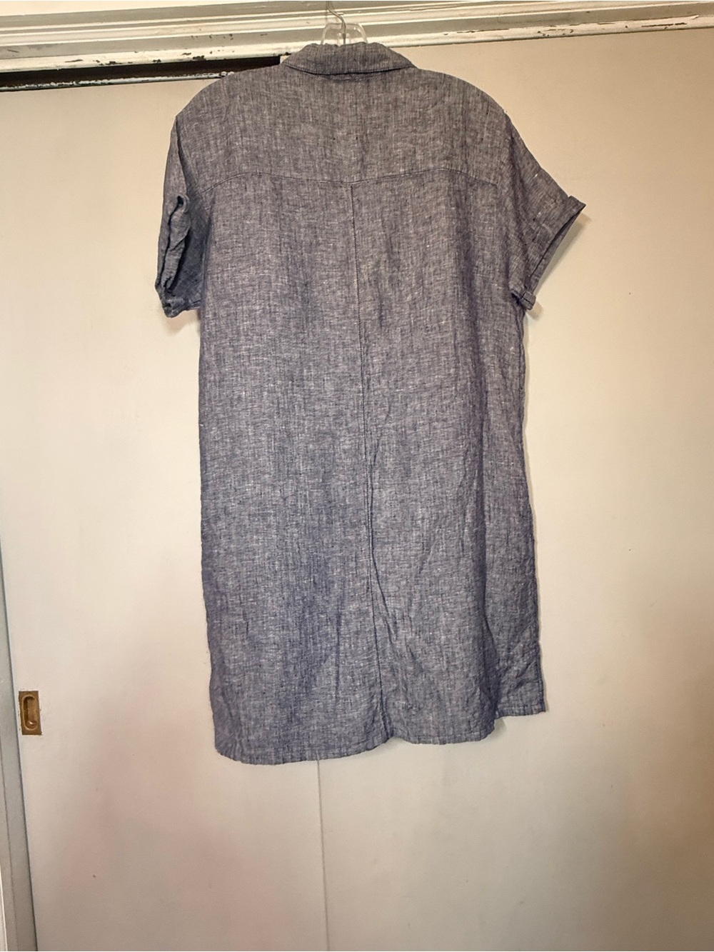 Tahari Heathered Blue Short-Sleeve Linen Button-Down Shirt - Picture 3 of 4